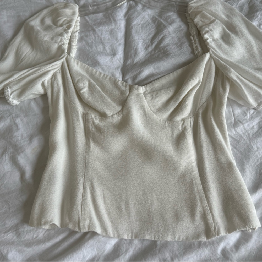 Aritzia Novella Shortsleeve Blouse